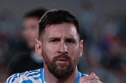 开云体育中国-巴塞罗那逼平皇家马德里，梅西梅开二度助球队保持领先地位