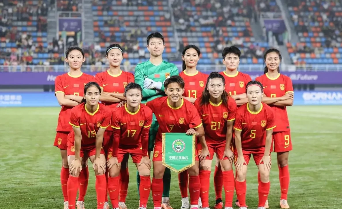 女足比赛集中剖析，球员们燃情拼搏