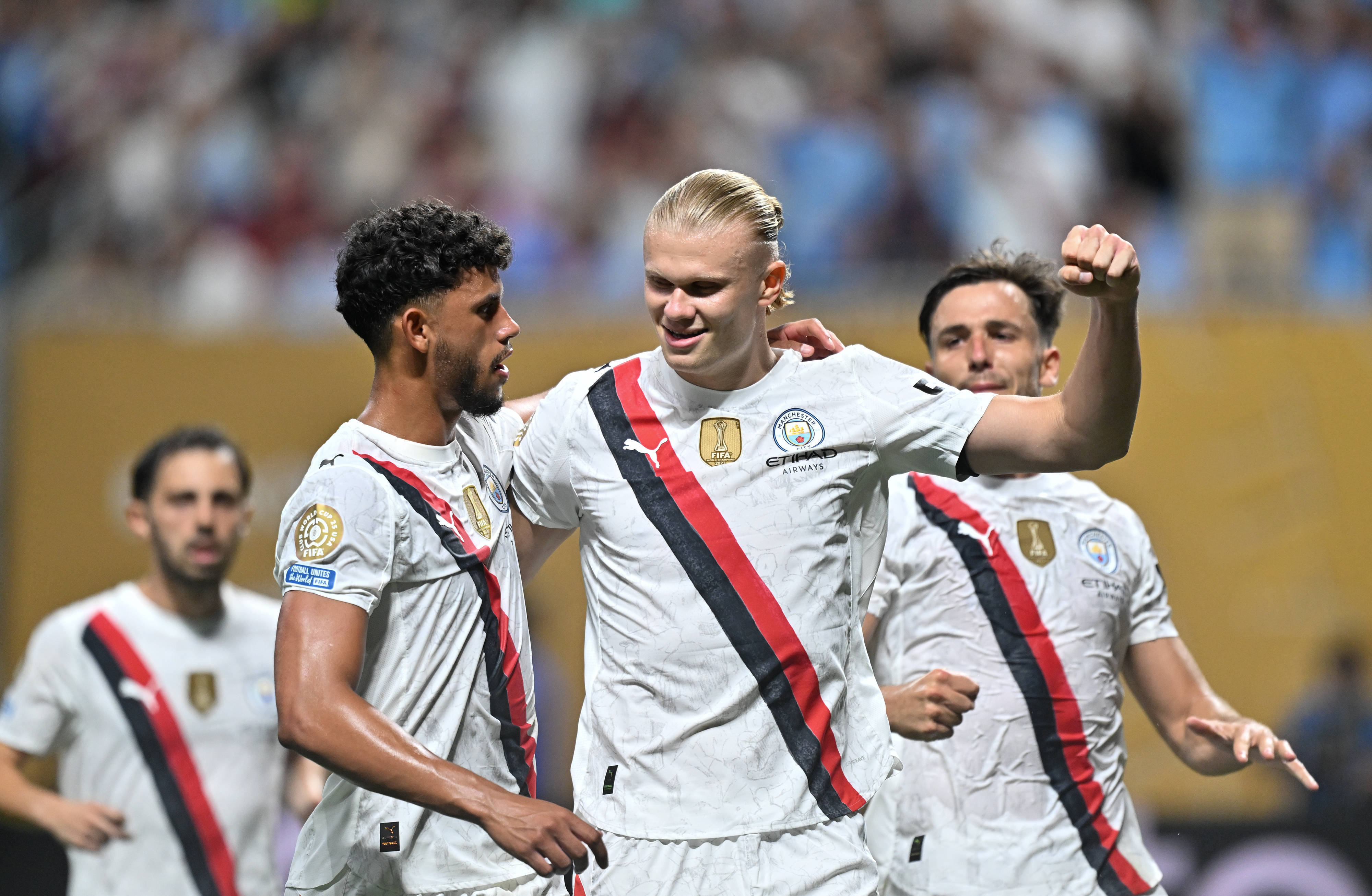 战胜国米,提前晋级 战胜国米,提前晋级