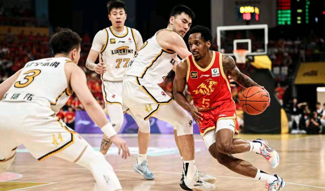 包含CBA职业联赛迎来强劲竞争，球员角逐激烈的词条