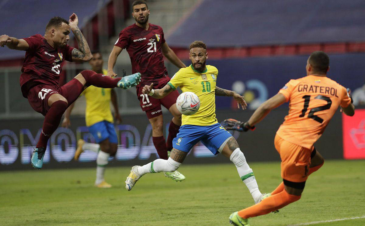 关于汉诺威门将出色表现,全场多次扑救的信息 关于汉诺威门将出色表现,全场多次扑救的信息