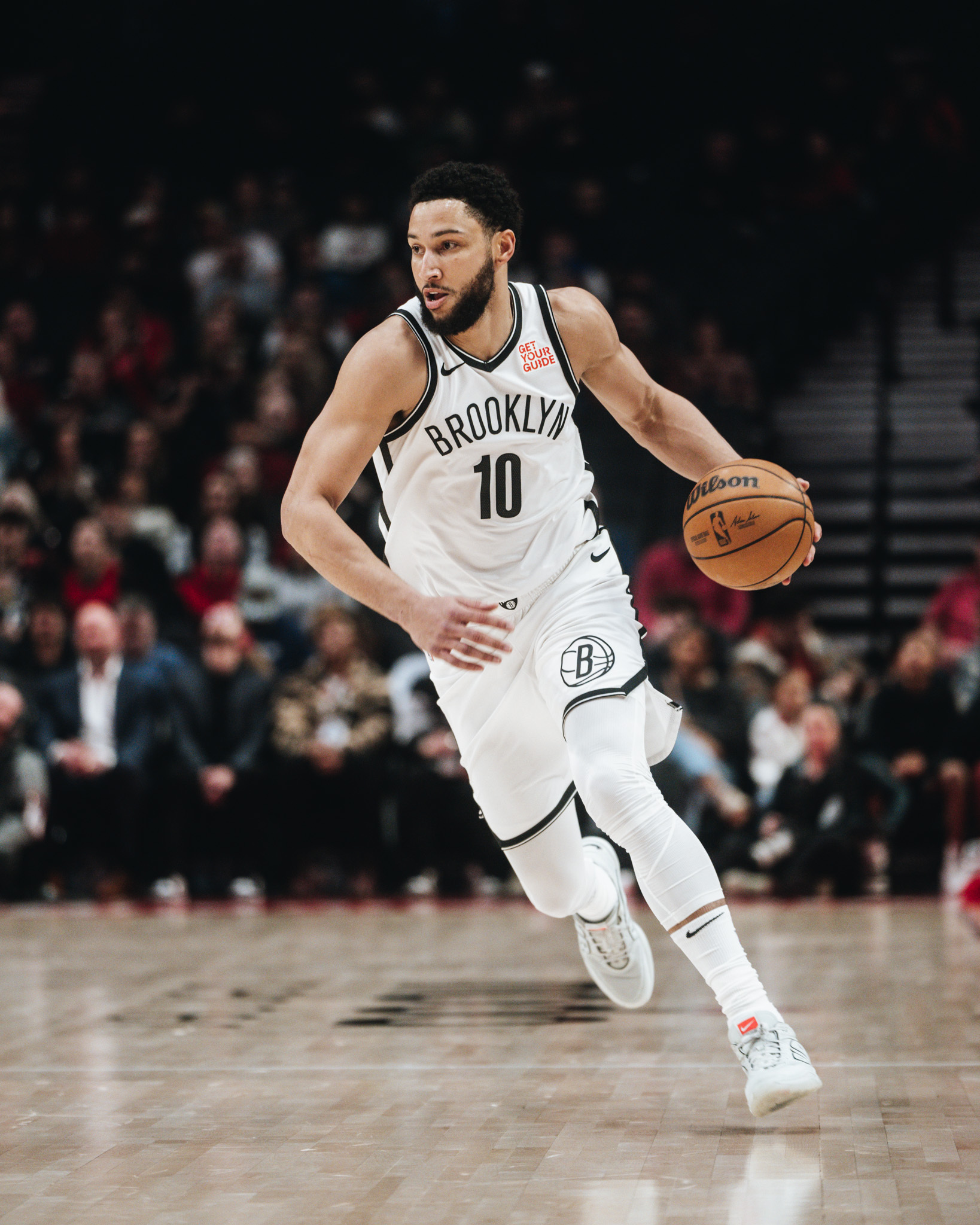 鹈鹕客场惨败，猛龙轻松取胜