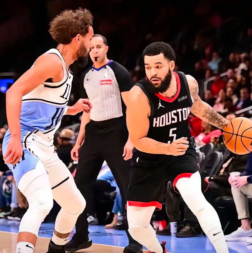 猛龙客场再胜老鹰,取得十连胜 猛龙客场再胜老鹰,取得十连胜