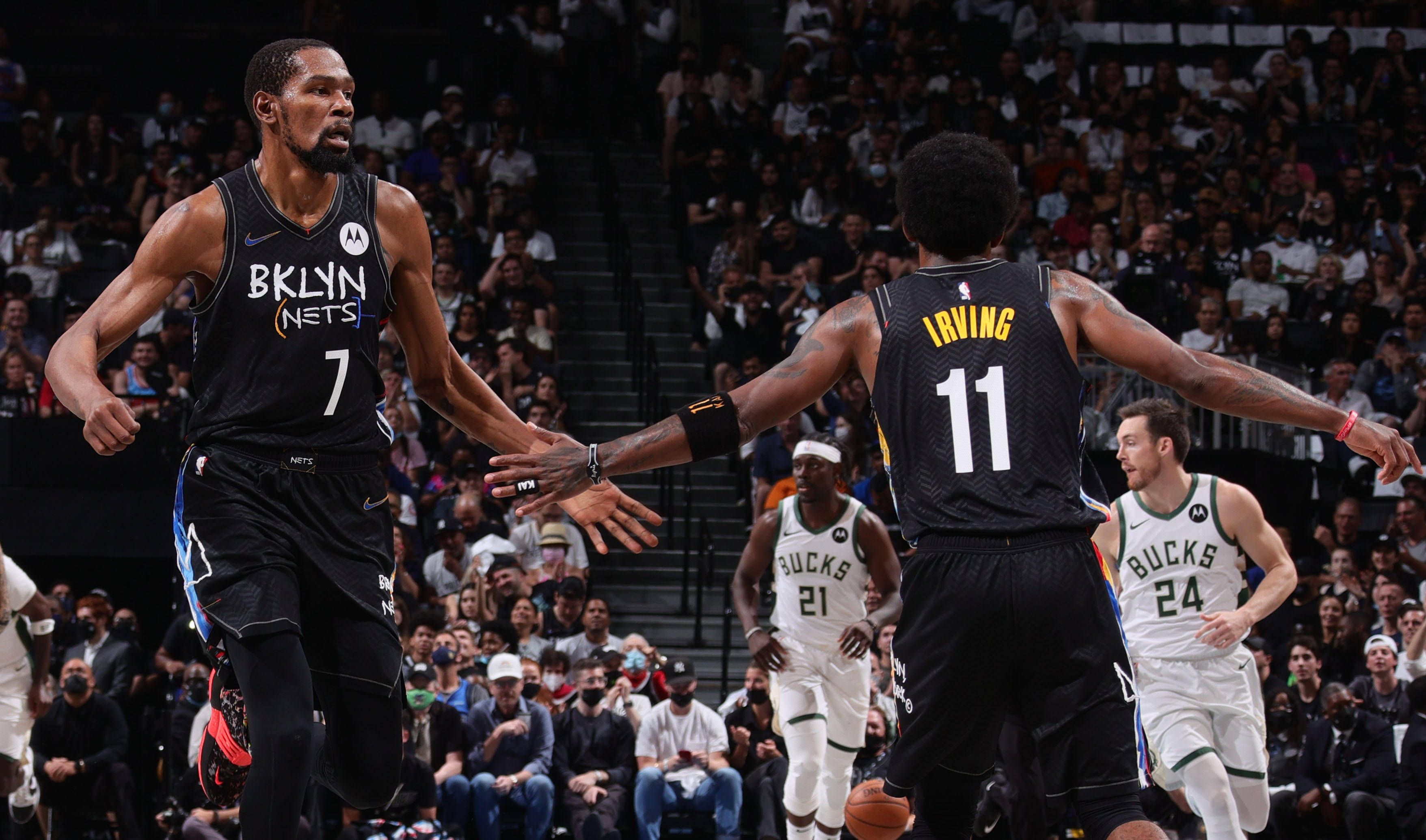 雄鹿三连胜,篮网再胜 雄鹿三连胜,篮网再胜