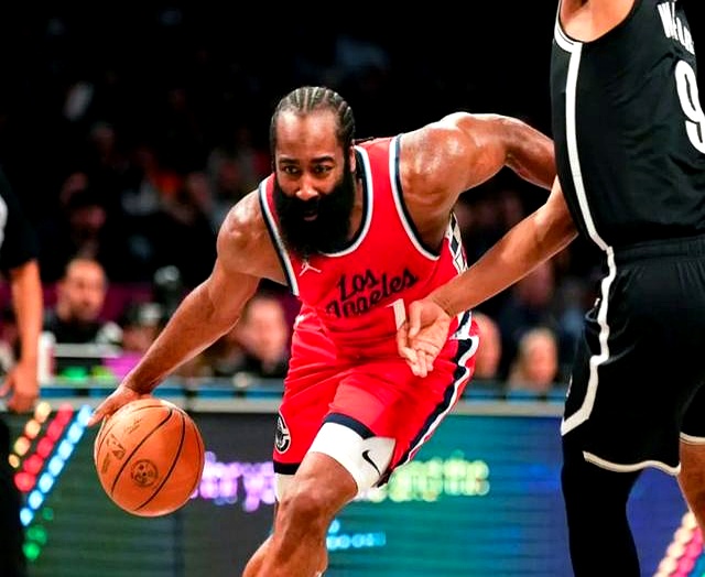 快船击败篮网,登顶西部积分榜 快船击败篮网,登顶西部积分榜