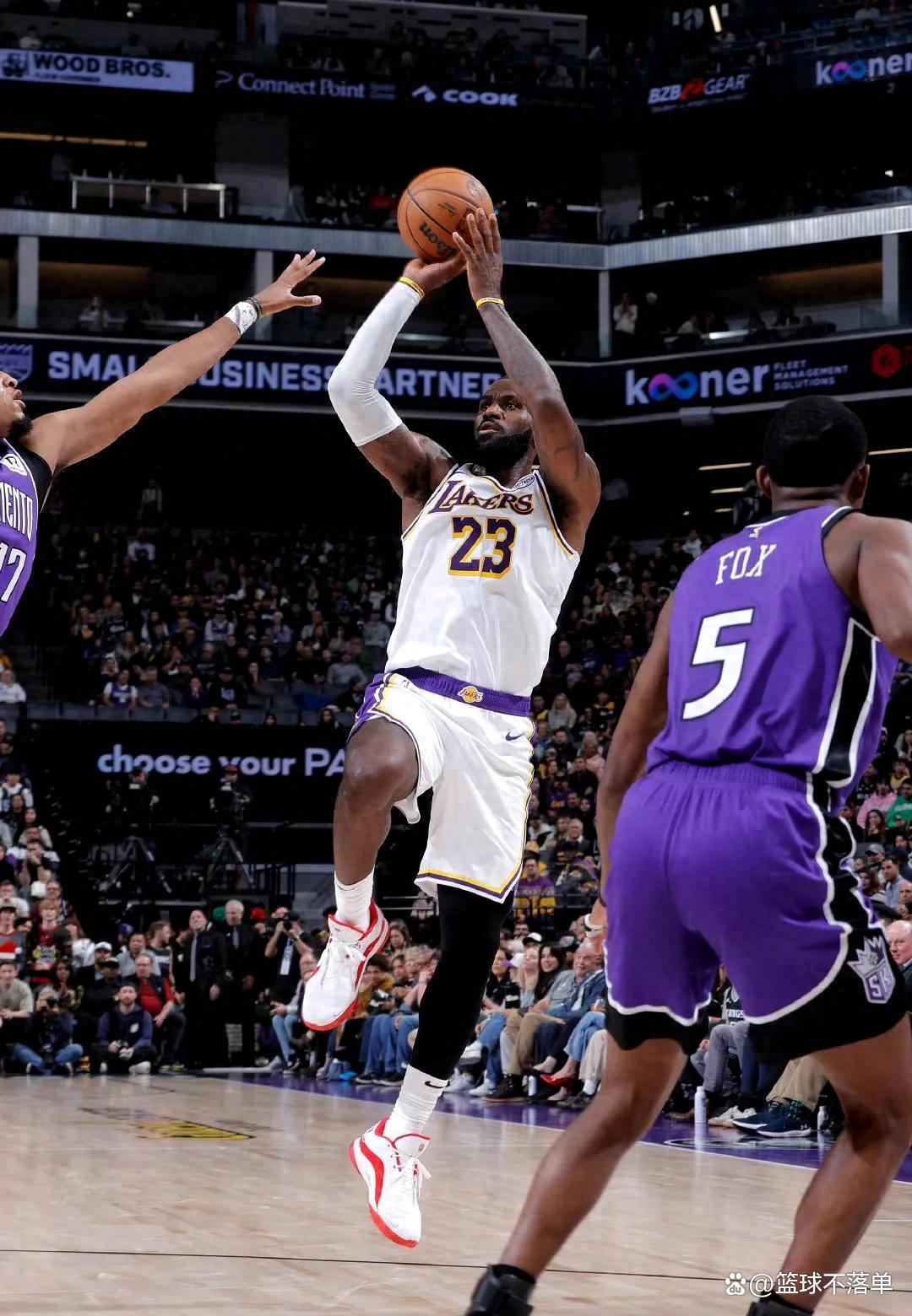 湖人客场占领火玫,取得六连胜 湖人客场占领火玫,取得六连胜