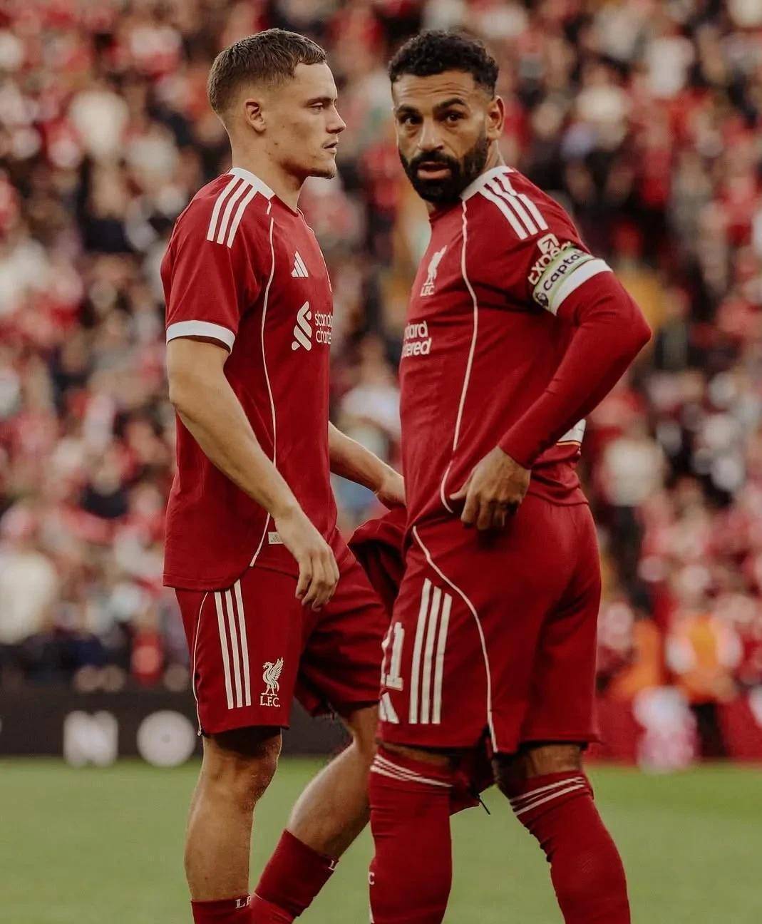 国际友谊赛精彩回放，绝佳进球惊艳全场